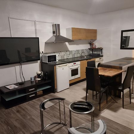 Gite Pour Professionnels En Deplacement - Centre Ville - Parking Gratuit Bellac Exteriör bild