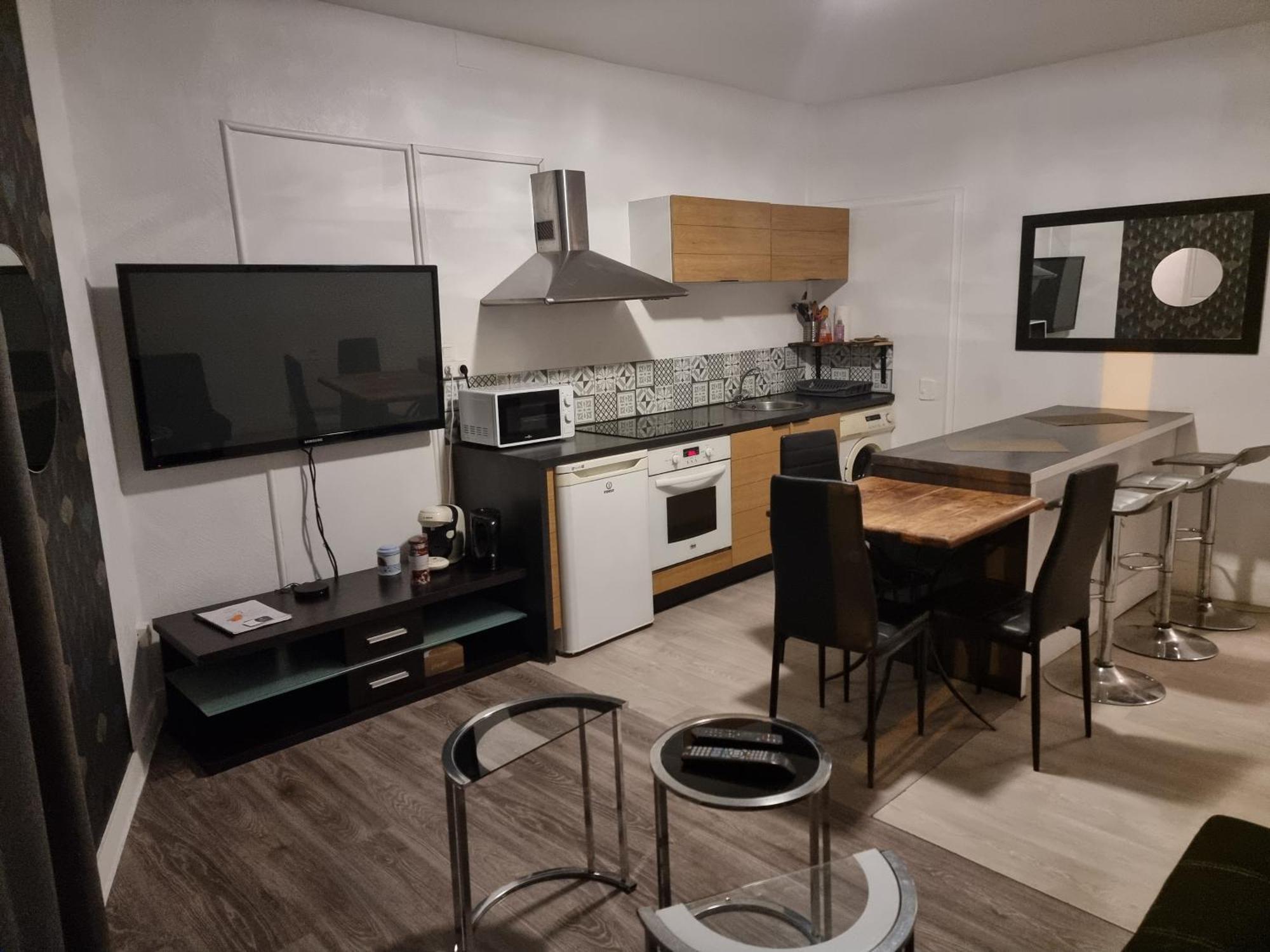 Gite Pour Professionnels En Deplacement - Centre Ville - Parking Gratuit Bellac Exteriör bild