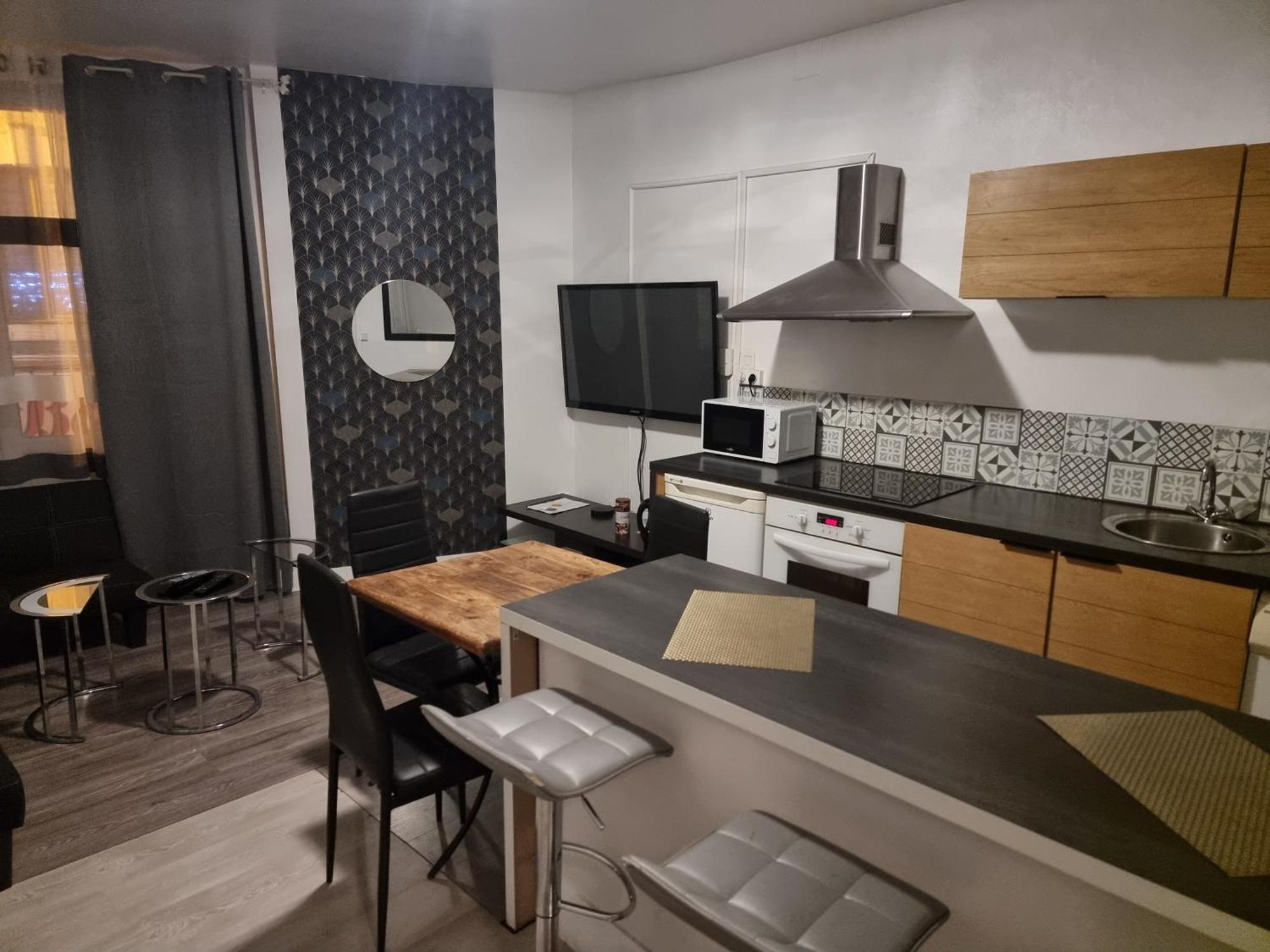Gite Pour Professionnels En Deplacement - Centre Ville - Parking Gratuit Bellac Exteriör bild